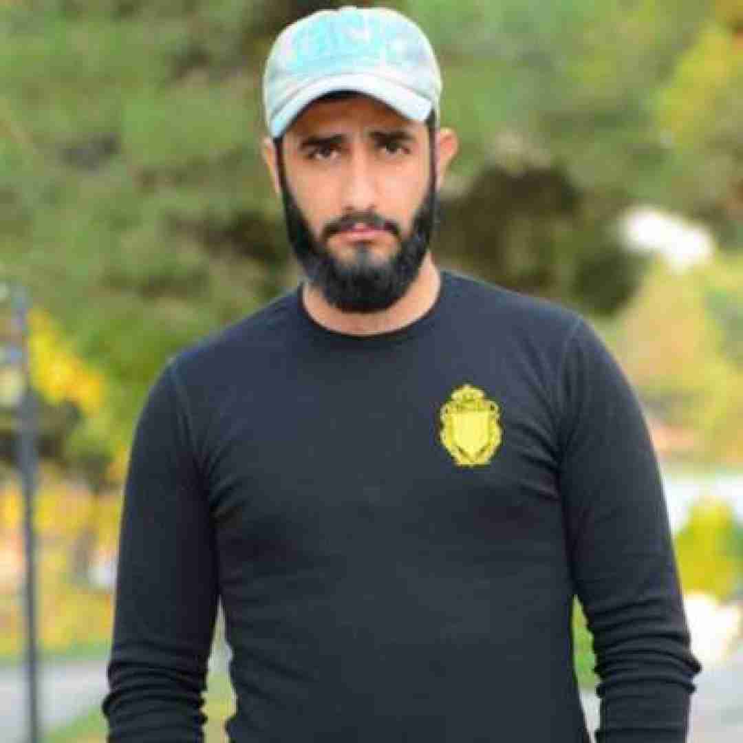 محمد امیری همش داری از رو لج حرف میزنی