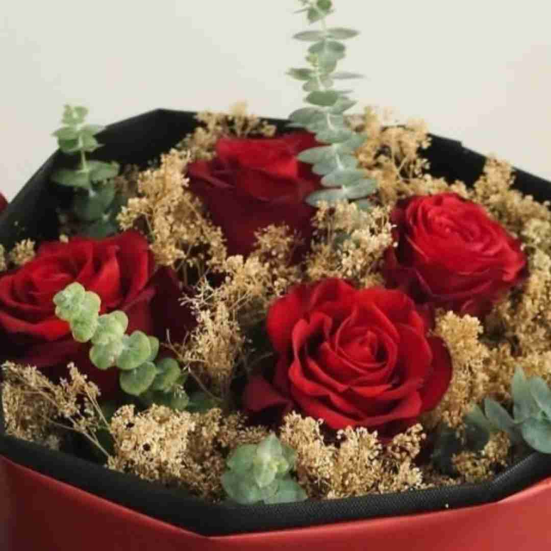 همه توی خواب نازو منم به فکر چشمای ناز اون با صدای پسر بچه
