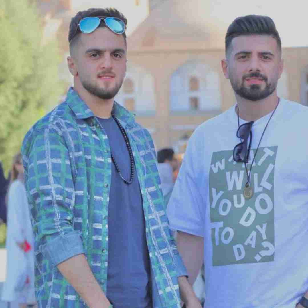 ابوالفضل متو شاخه گل