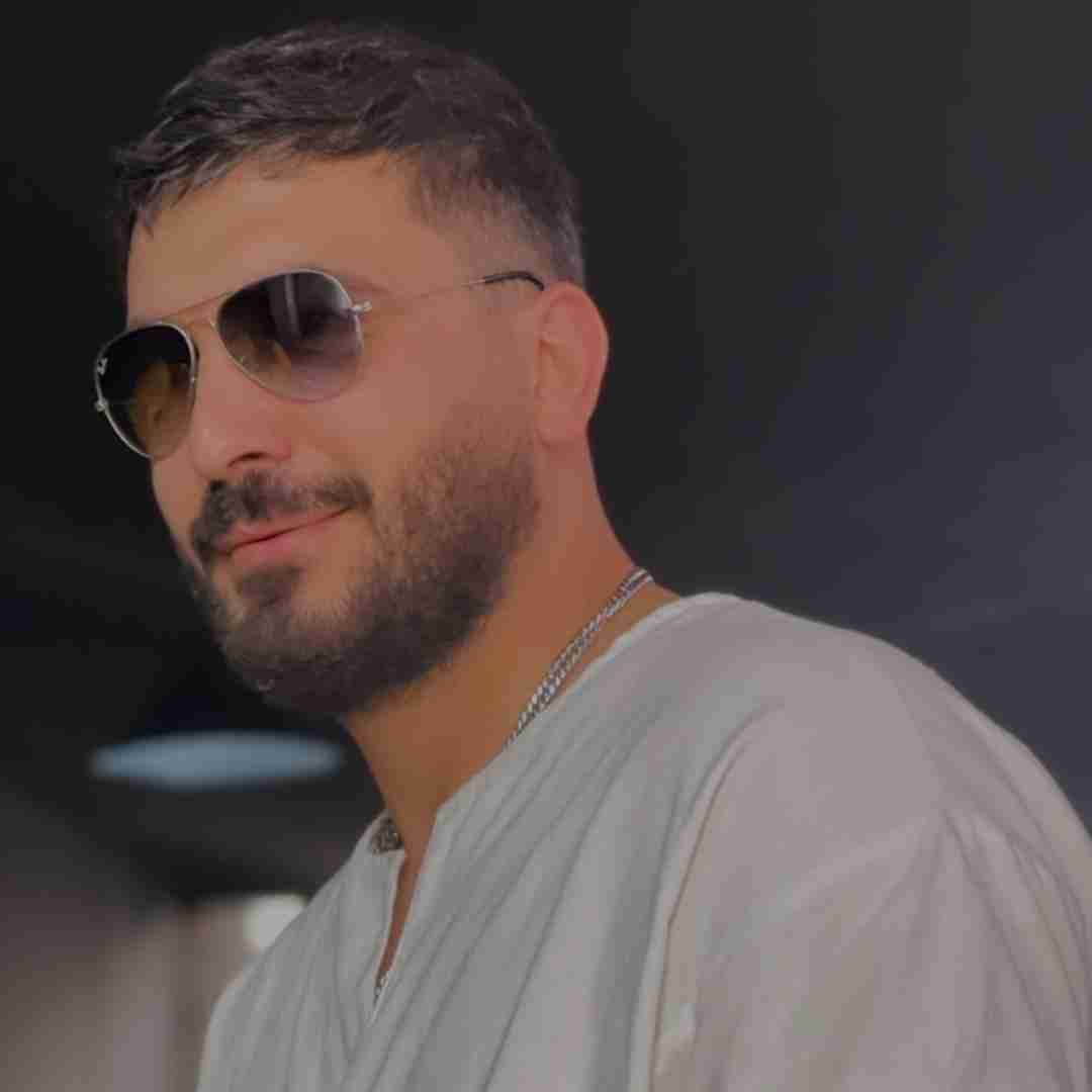 محمد بابادی کنار غریوم که برد نصیبوم