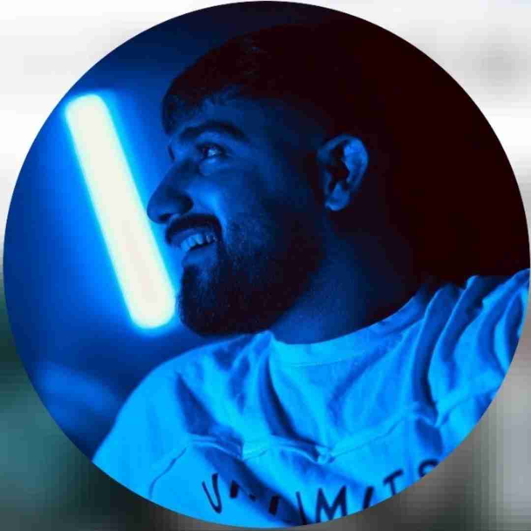 محمد امیری از بس تو لجنی دستامم نگیر برو بمیر تو به من نامحرمی