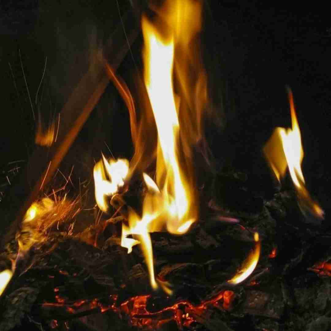 روز اول مرگ من همه ناراحتن بعده هفتم رفیق و ننه بابا فقط