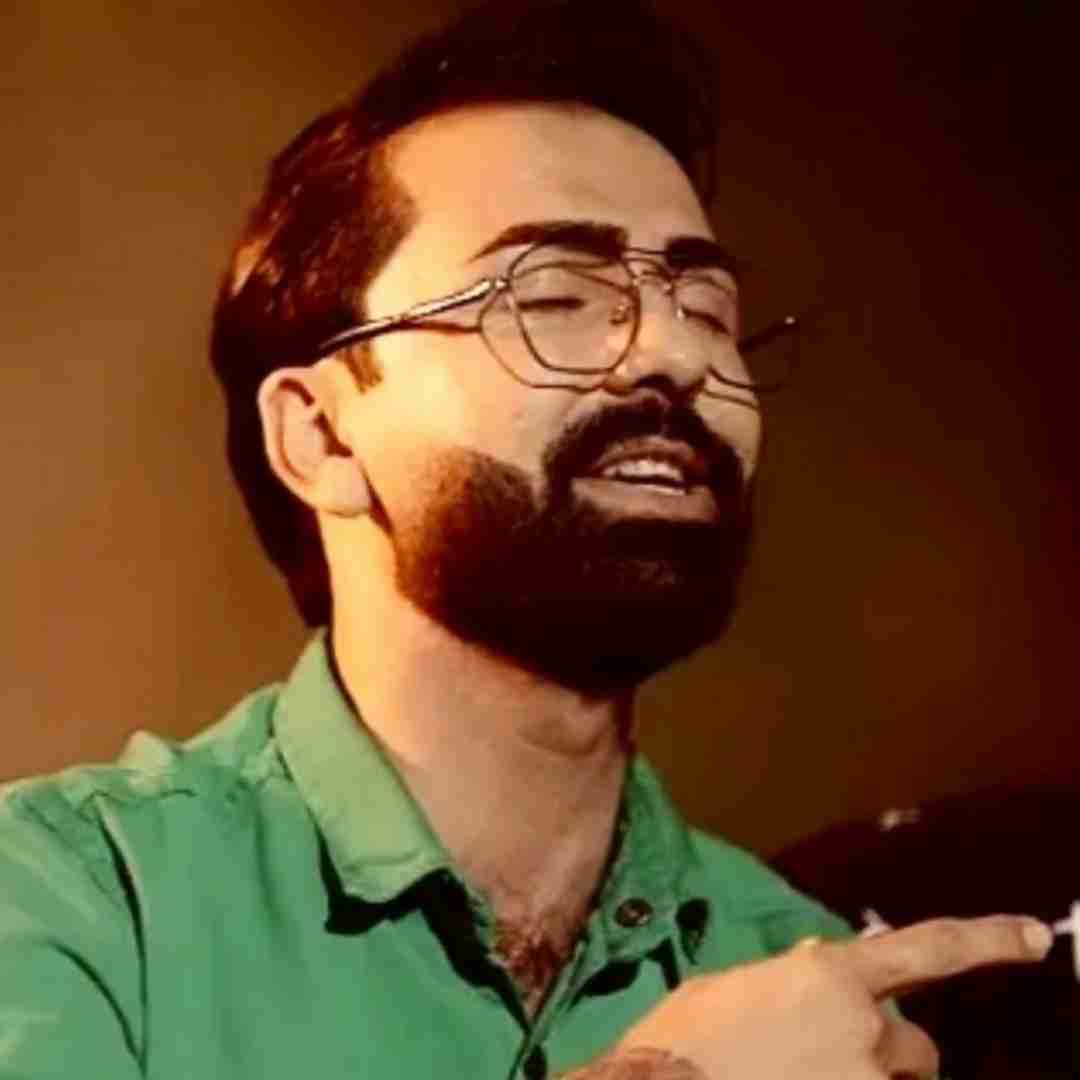 برسام تو چشامی خب اعلی حضرت تو خدامی و منم بندت