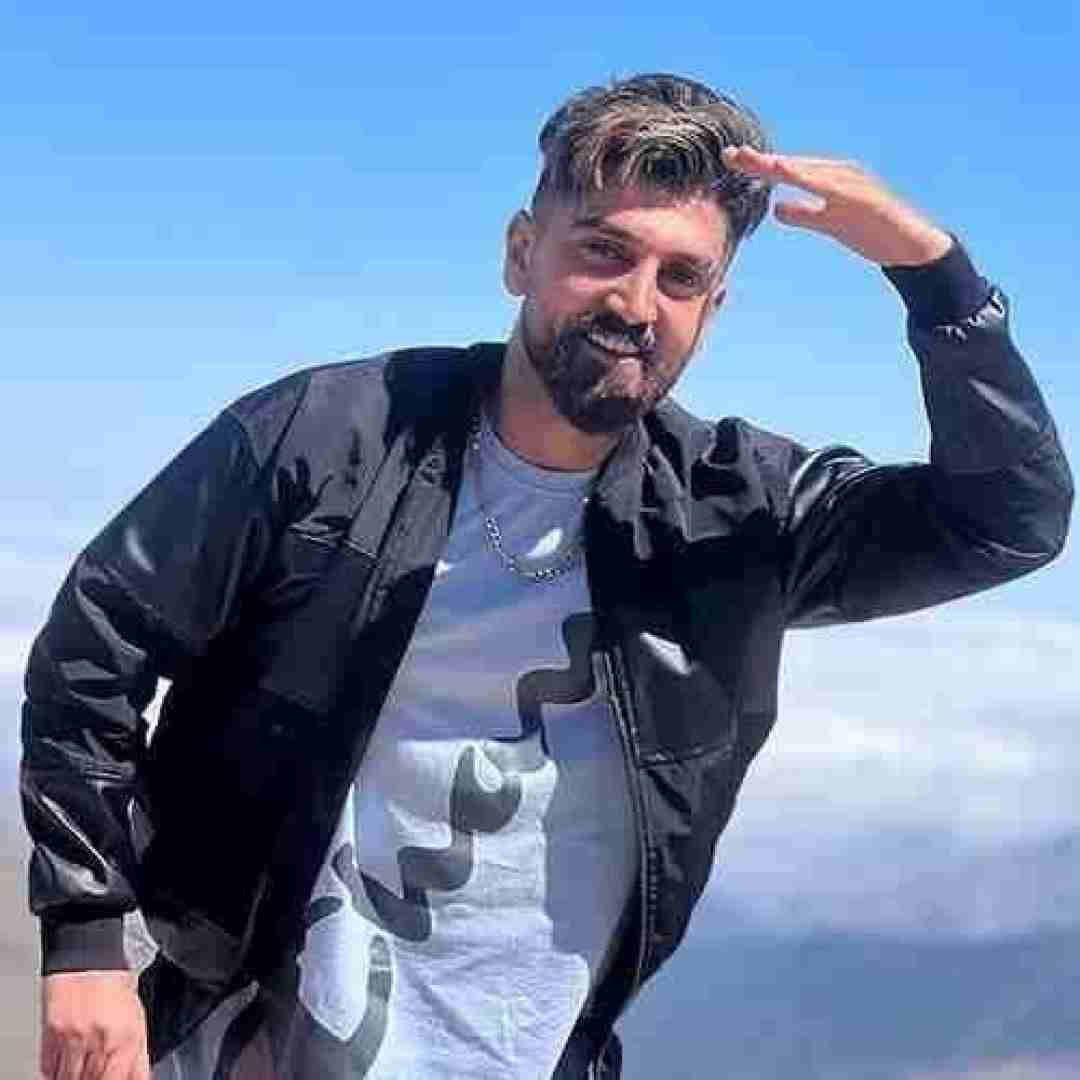 ماهان خادمی مثلاً زندونی بووم بکشم یار حبس تو