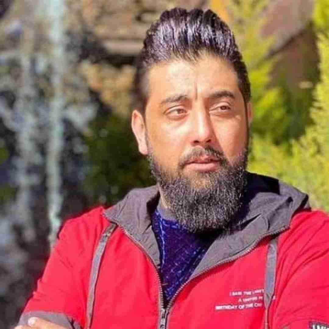 سعید کریمی رو برگردوند از دلم نداره راه چاره