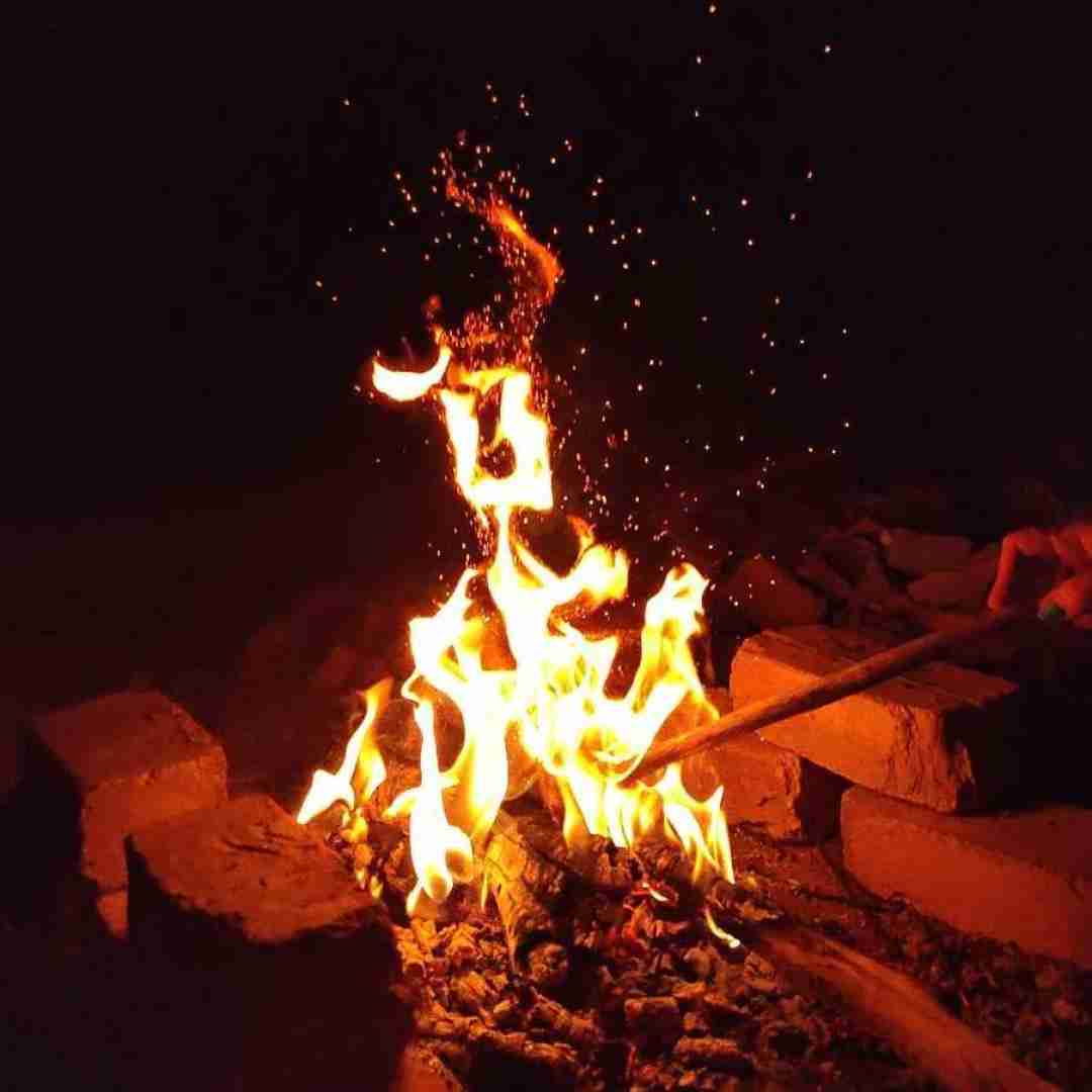تو منو یادت نمیره نه یادت نمیره کاشکی بارون بگیره