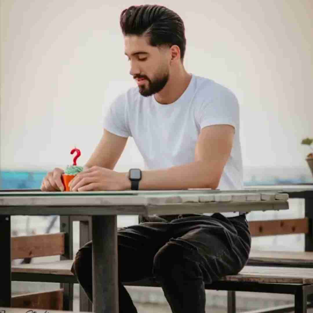 جواد عباسی پر و مار