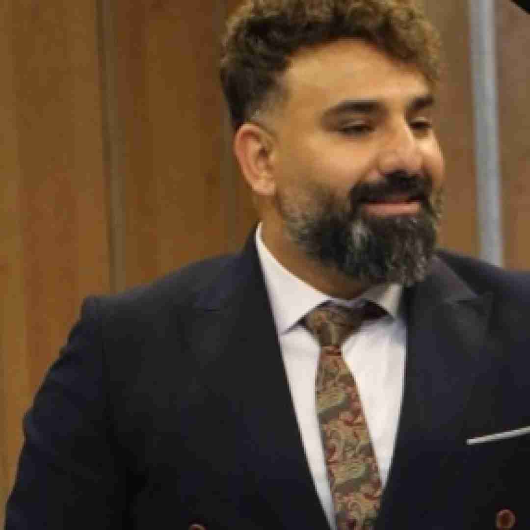سجاد باغنده یطو سیلم‌ ایکنی‌ انگار‌ غریبم