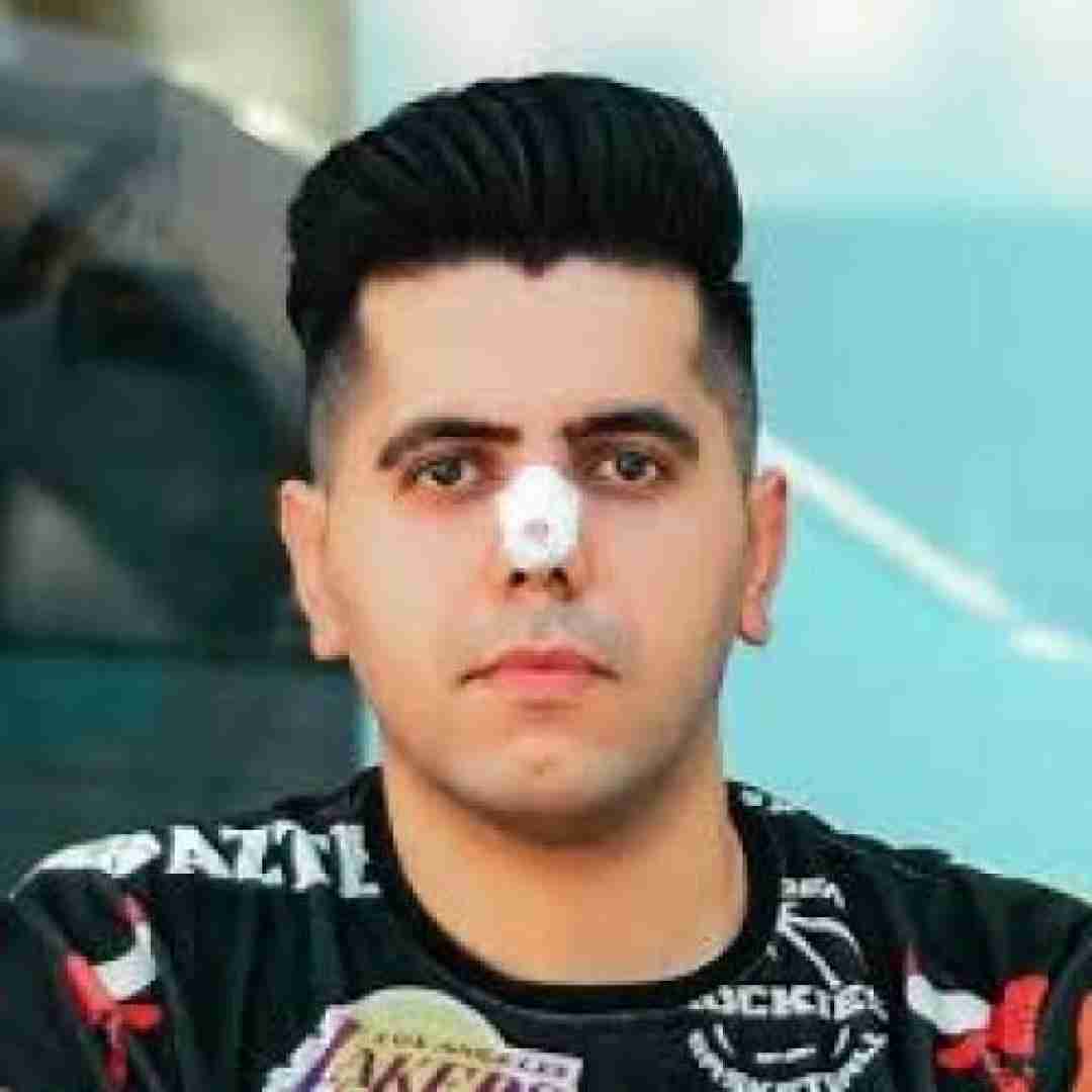 حمیدرضا کیهانی دور کسی خط کیشای که خط قرمزی بید