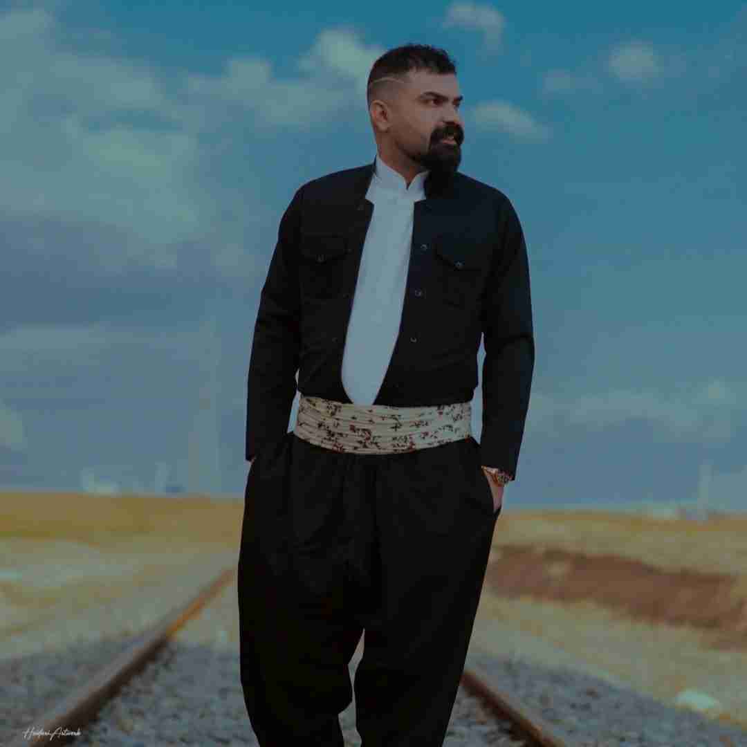 فرهاد جهانگیری اذان مغربو تنگ غروبه دلم دنبال یاری از جنوبه