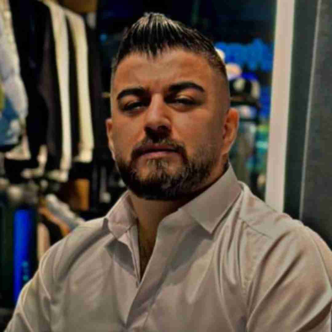 مهدی آبگون هر کی امه میون بزو بر هم