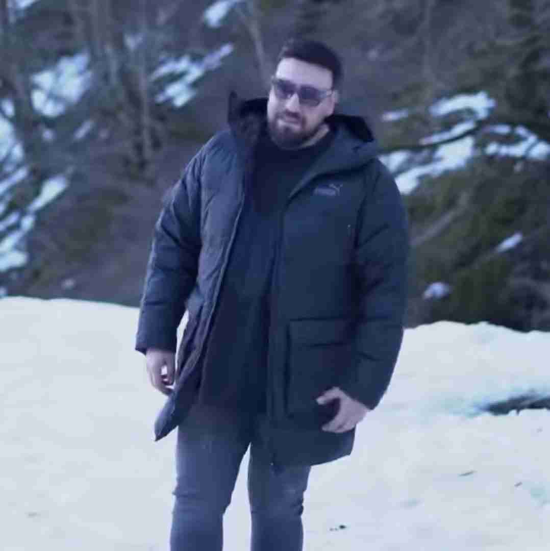سینا صداقت نازنینا بر لبت رنگی چنین دلکش نزن