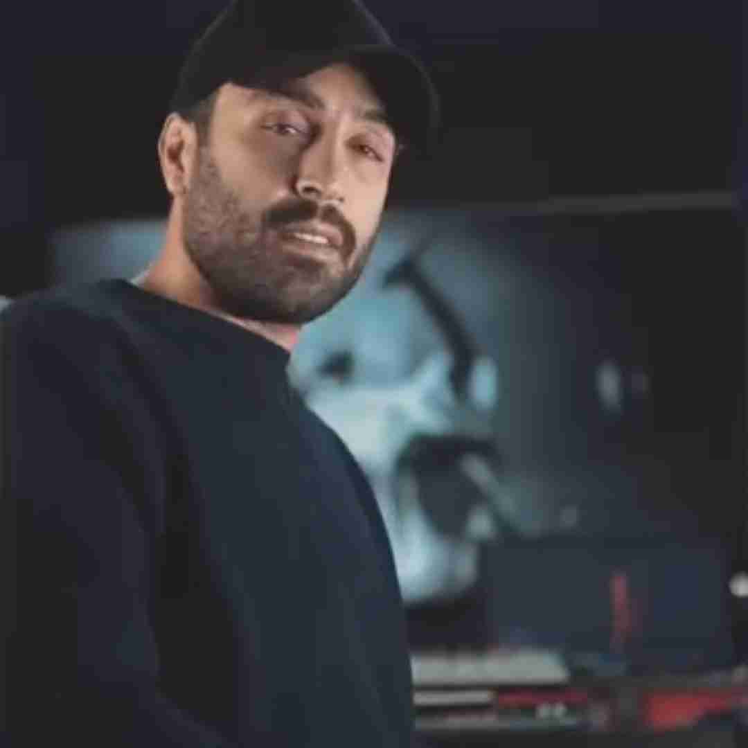 احمد سلو من شبگرد شهرم اصلا کجام اینو نمیفهمم
