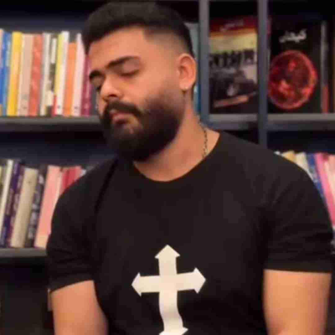 علیراد زیر کلی فشار میکنه بدنم درد