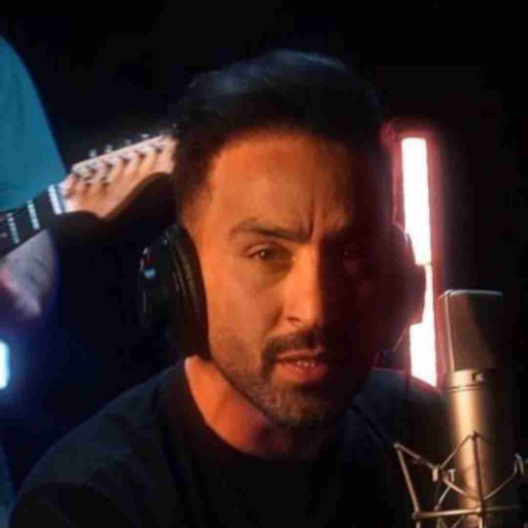 احمد سلو همین خوبه که هستی داری میخندی