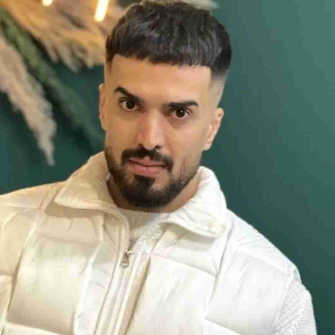 علی رستمیان الان شما بالایی من پایین دیگه نمونده دینی و آیین