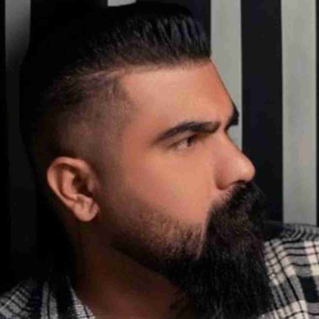 فرهاد جهانگیری یه اتاق تم تاریک وناو ای چهار دیواری