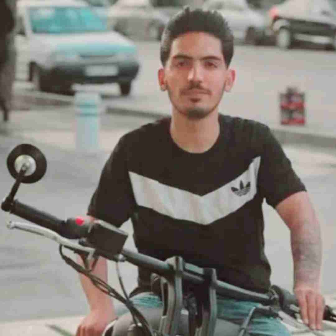 علی برات اینجا کله ها دنگ دنگ میکنه همه رد دعوا میگردن