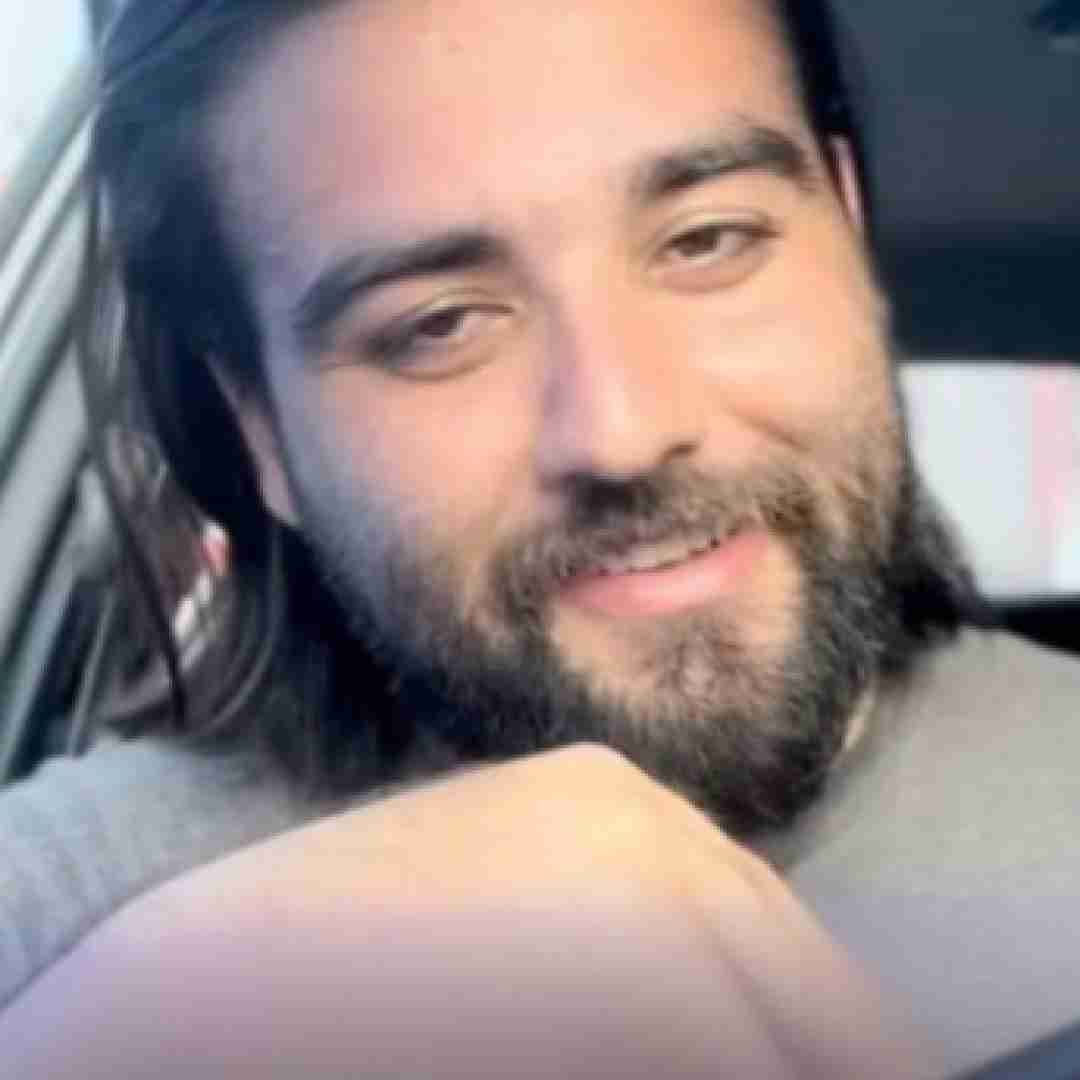 سعید بابازاده خیالی نیست رد بزن عشقم حتما کنار اونی بهش میگی