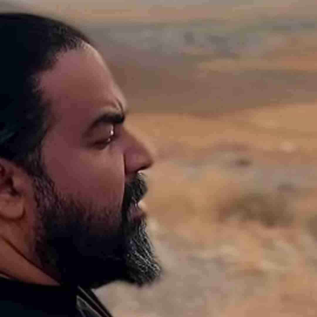 رضا صادقی منو کاشتی وسط این همه آدم وسط این همه ماتم
