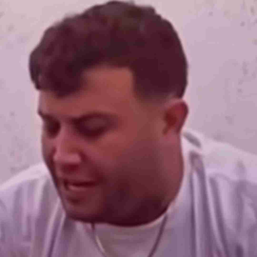 علی احمدیانی چشام برات پر میزدن تو که برام پر پر شدی