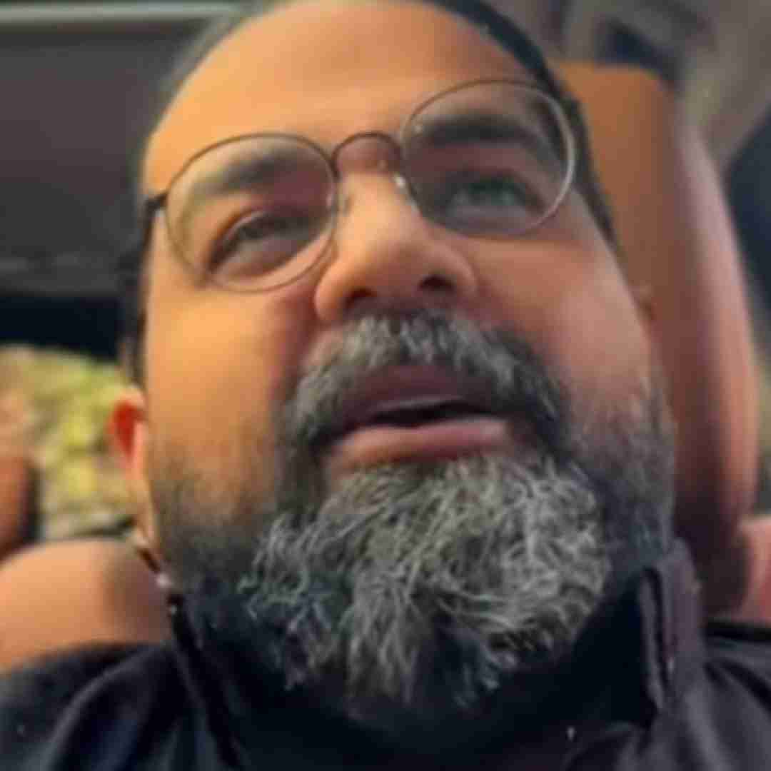 رضا صادقی پشت سرت جلوم هرکسی بد بگه بدجوری بد میبینه