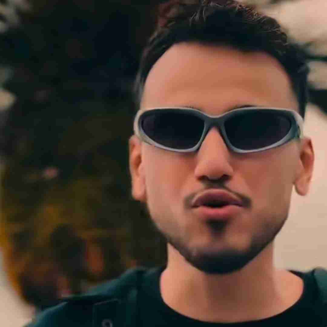 متیار همین که دارم تورو کنارم میفهمی بده با خوبه حالم