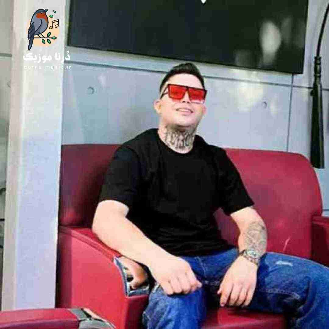 علی احمدیانی سهم من یه چهار دیواری با عکسای یادگاری