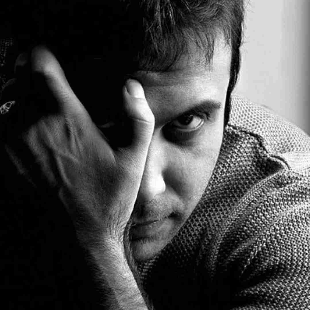 محسن چاوشی باغ و جنانش آب روانش سرخی سیبش