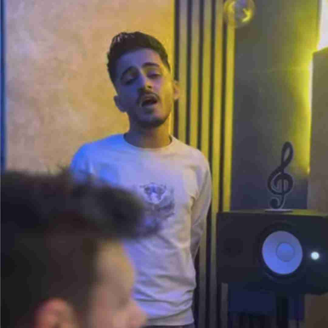 مهدی مولاد هوا هوای سیگارو قدم و گرد (اجرای زنده)