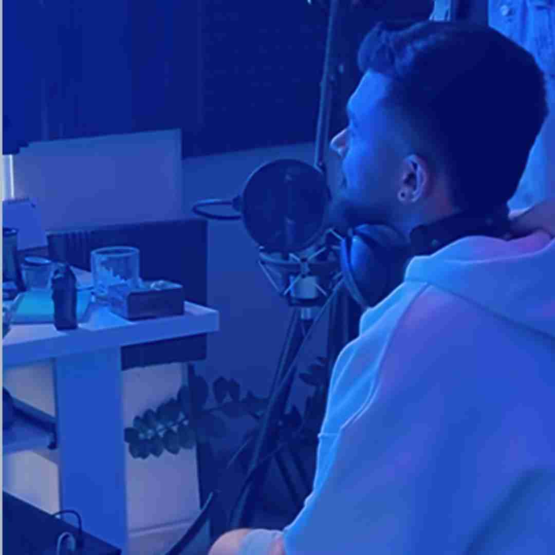 علیرضا سلیمانی این الکل لامصب نمیتونه تورو ببره از یادم