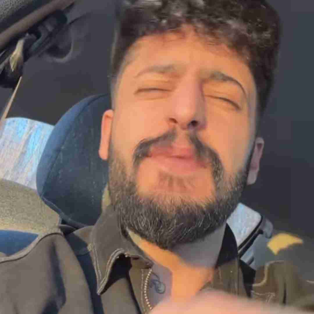 ساواش تو منو کشتی با اون چشای رنگیت