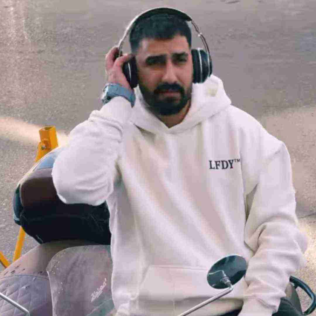 محمد امیری زنگ بزن بشم دردت تو چشم