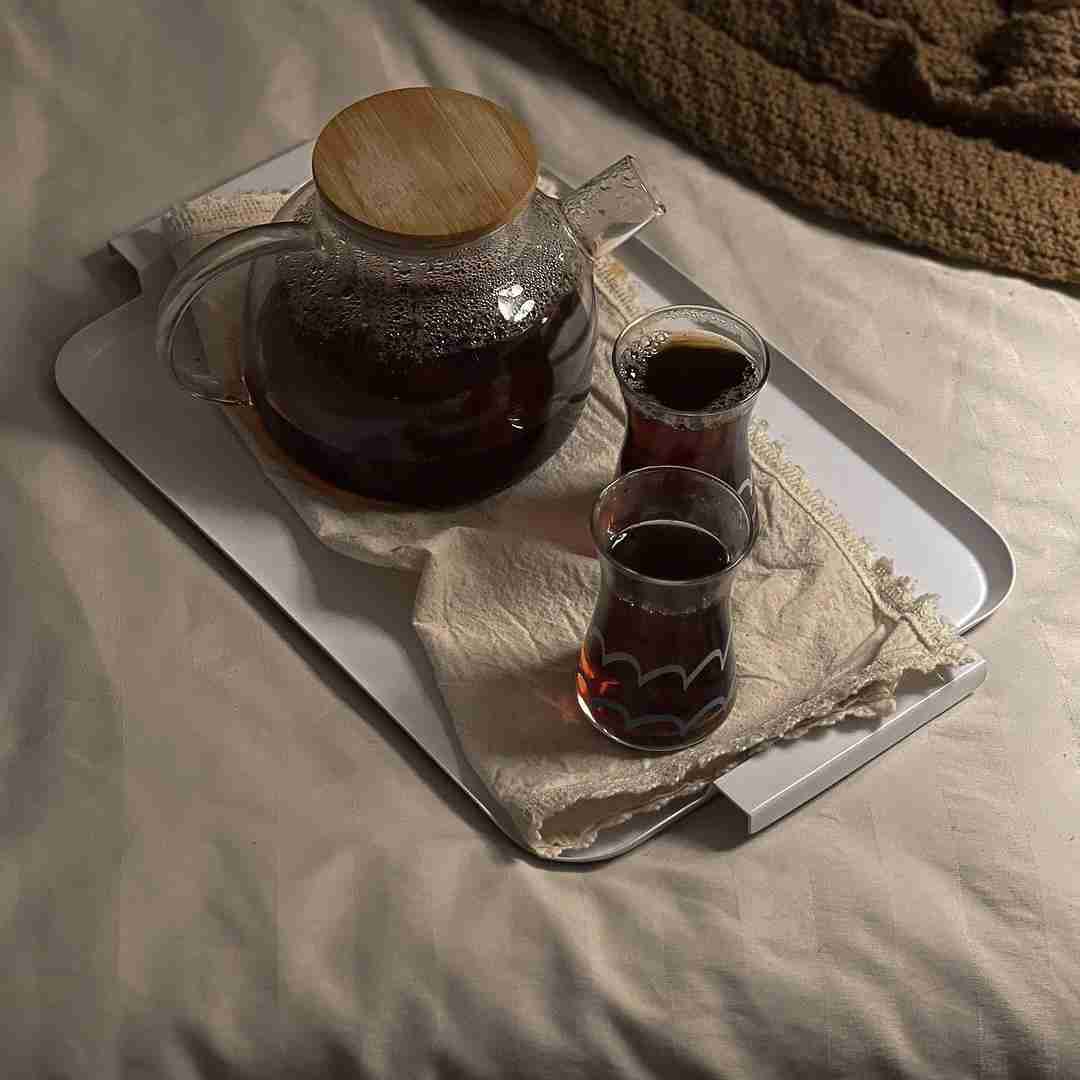 دنبال حقمون تو دل شب تیغم میشینه رو تن بی ذات