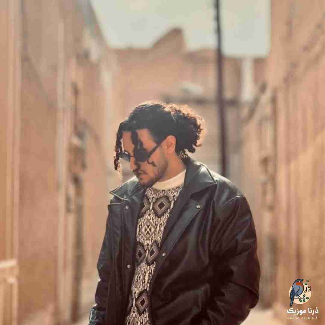 امیر ماهان میگم تموم شاعرا برای تو غزل بگن