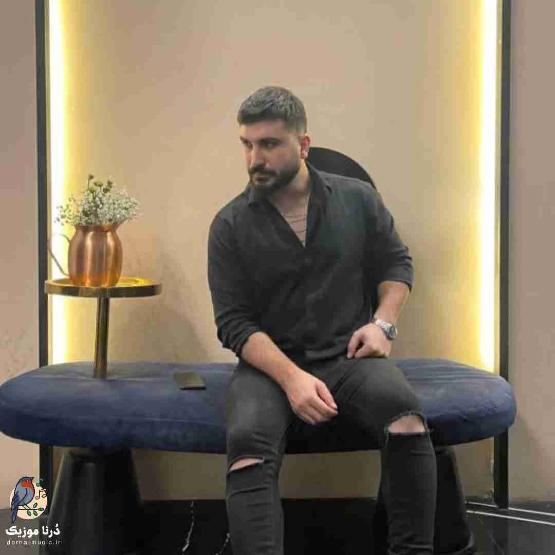 محمد بابادی اقبال و بخت