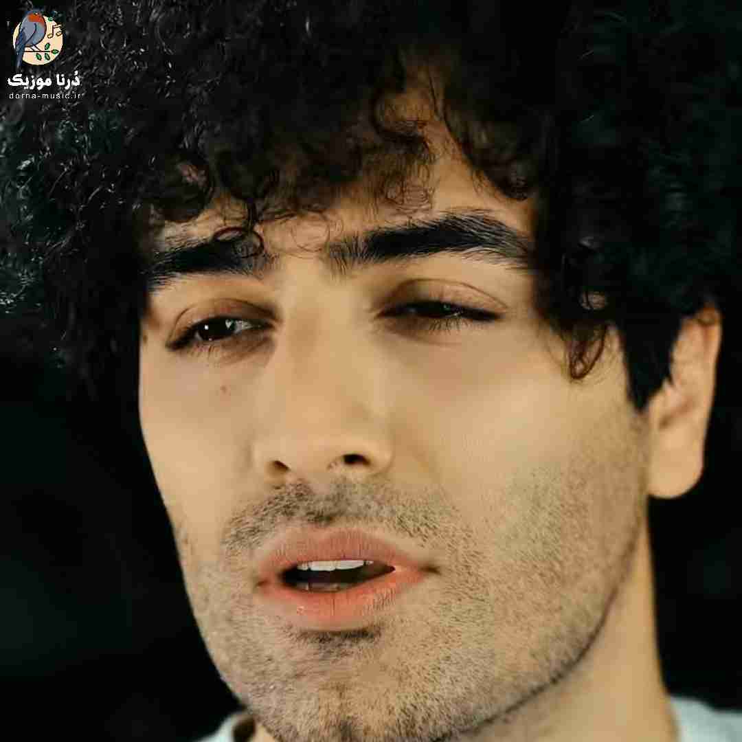 دانلود آهنگ هادی حاجلیو به نام آرزو کن حاله ایران روبراه شه