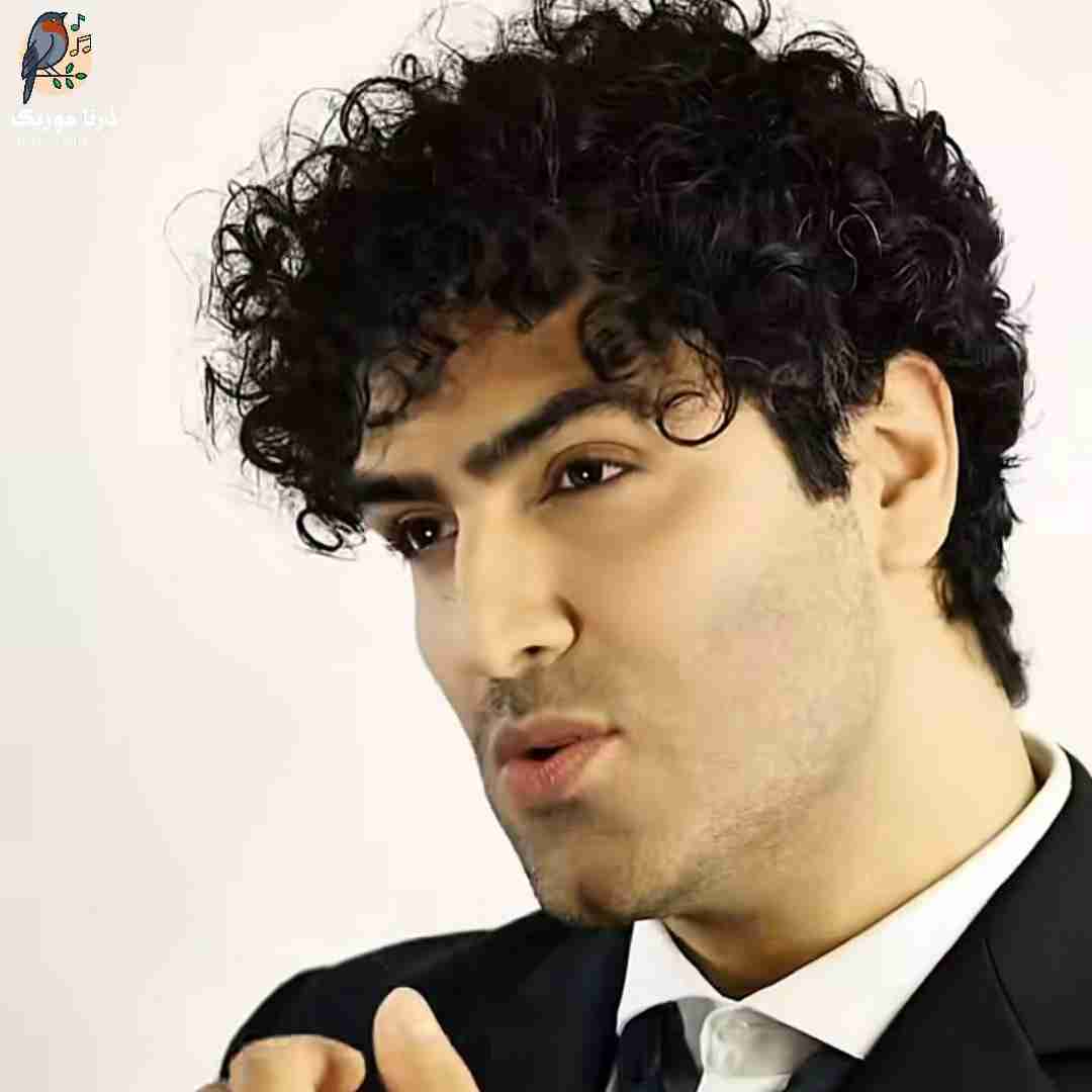 هادی حاجلیو گل به سر