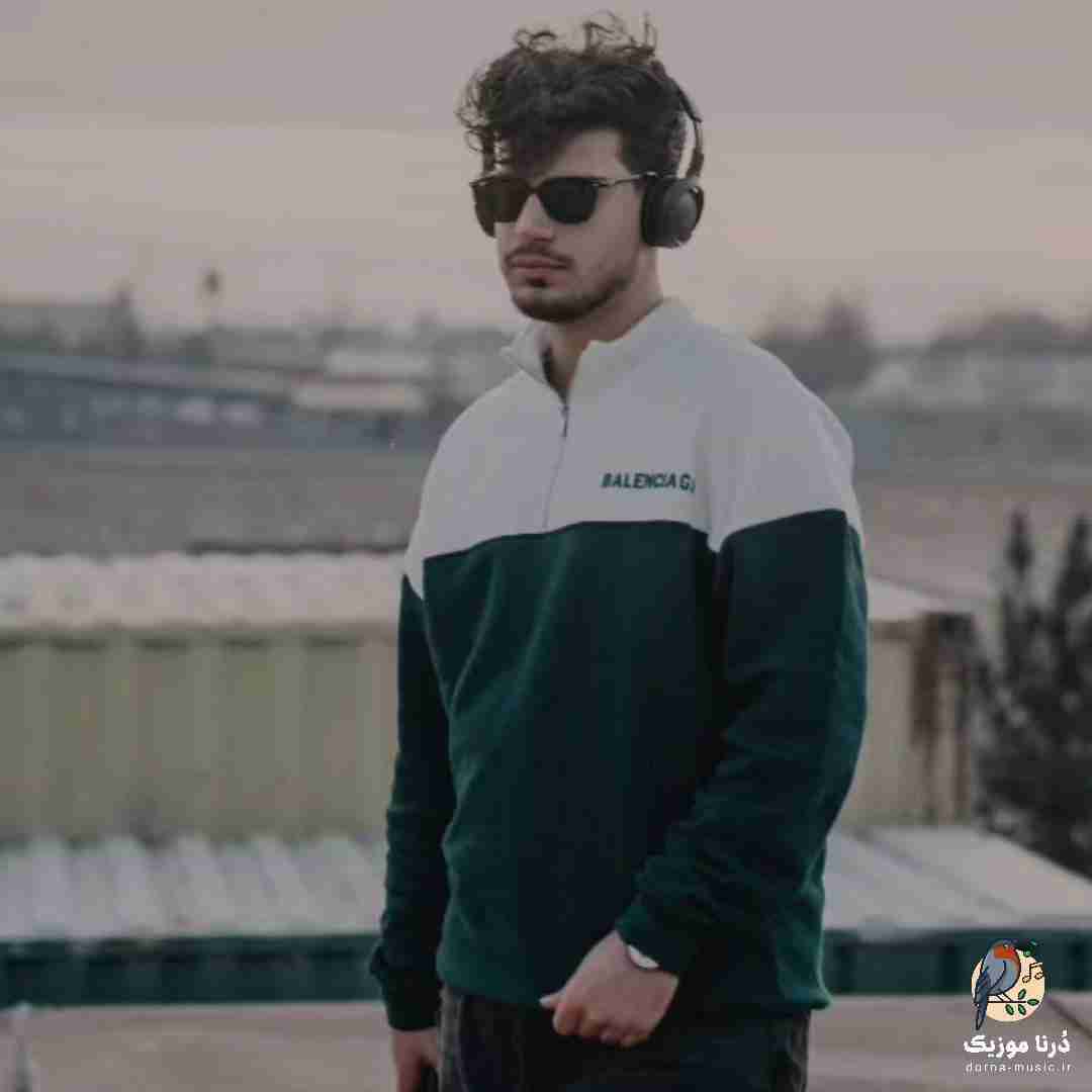 مانی همیشه پشت اون که پات نشستو خالی کردیش
