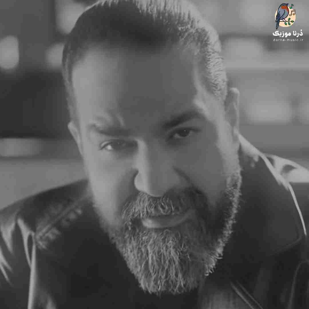 رضا صادقی مثلا