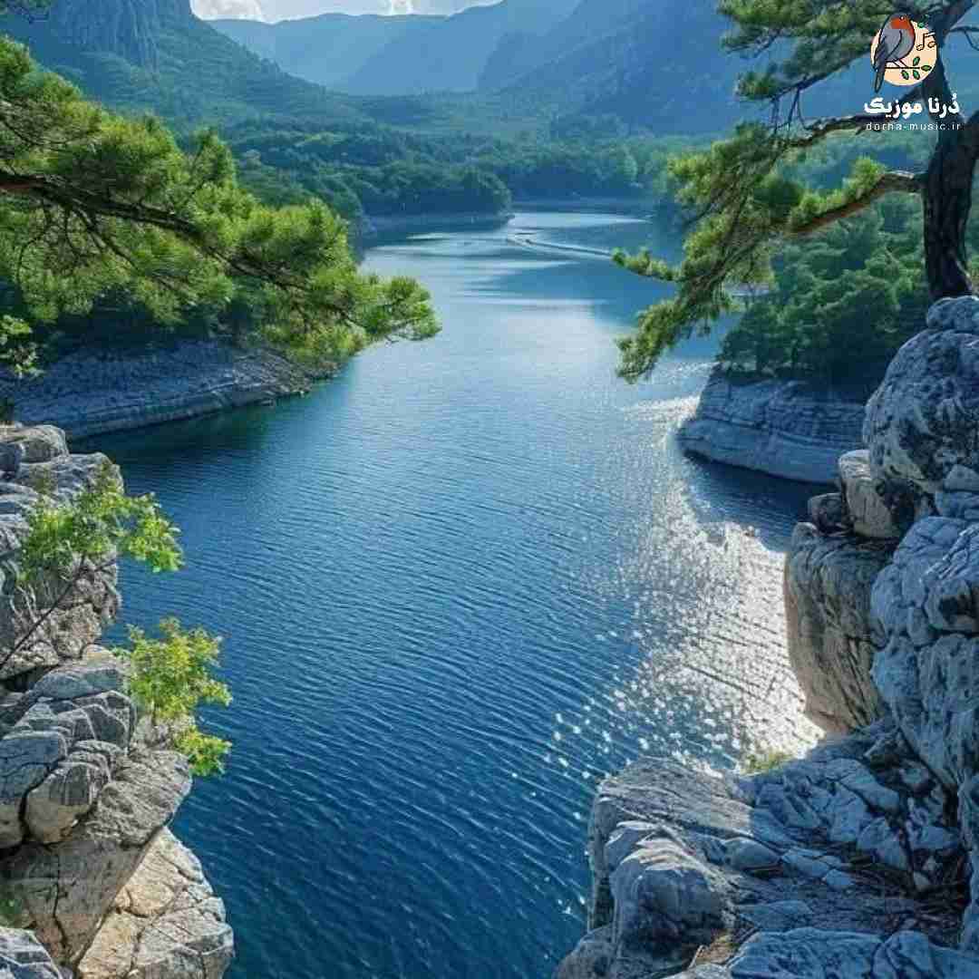 هنوزم مثل قدیم سگ چشات پاچه میگیره