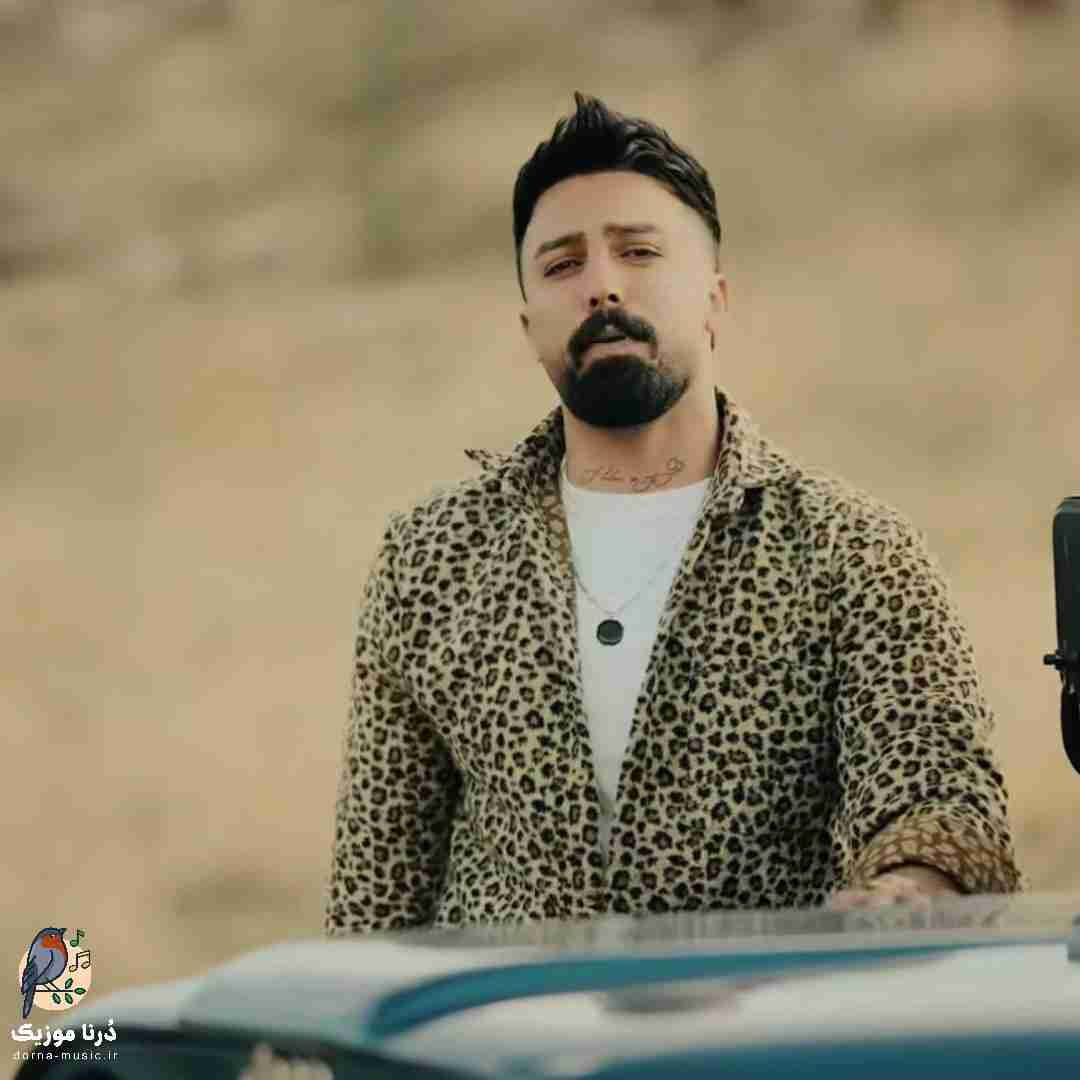 پوریا محمدی دواره شد یک شبو یه سیگار کنج لبو