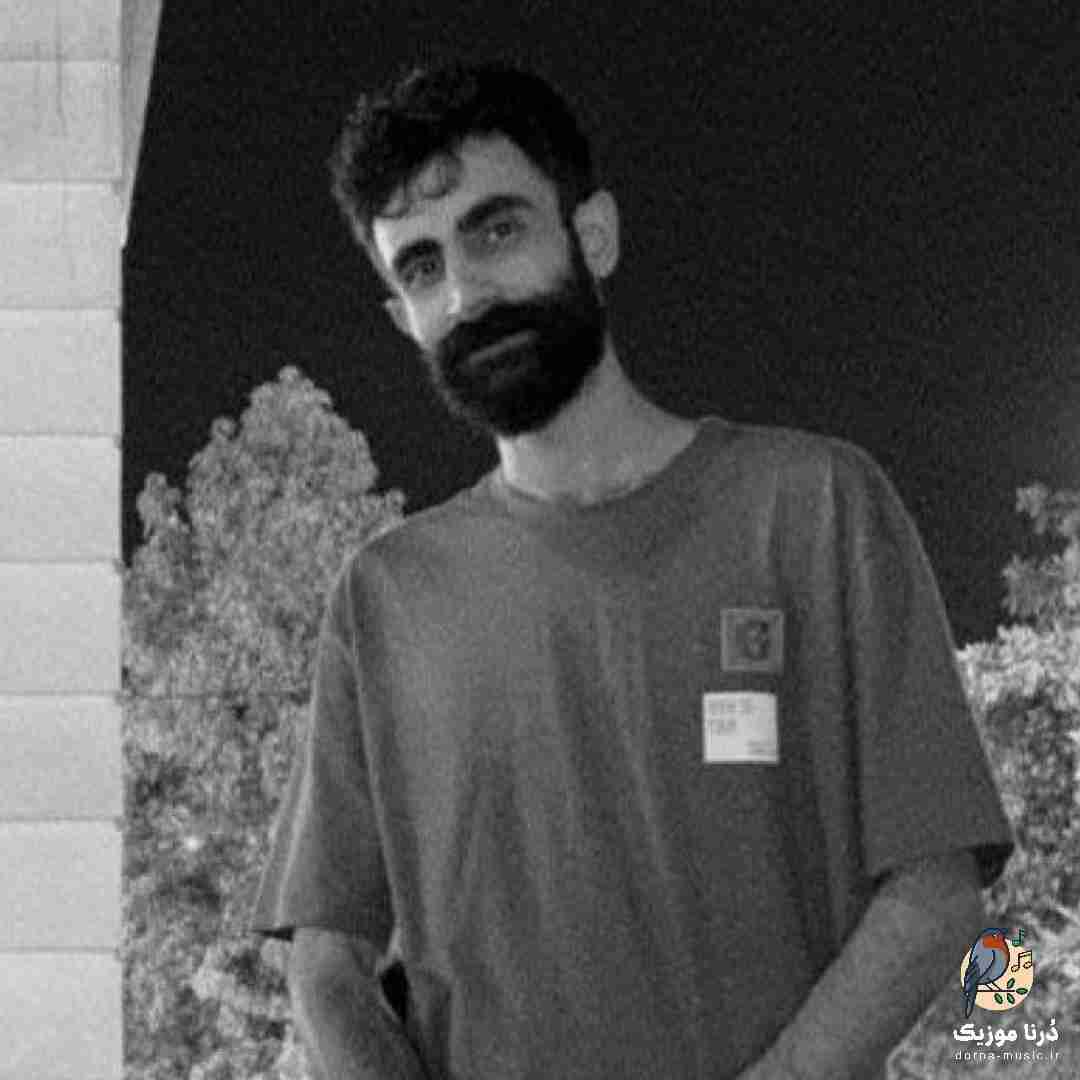 سیاوش علایی من هنوز تو گوشیم عکساتو دارم هر شب