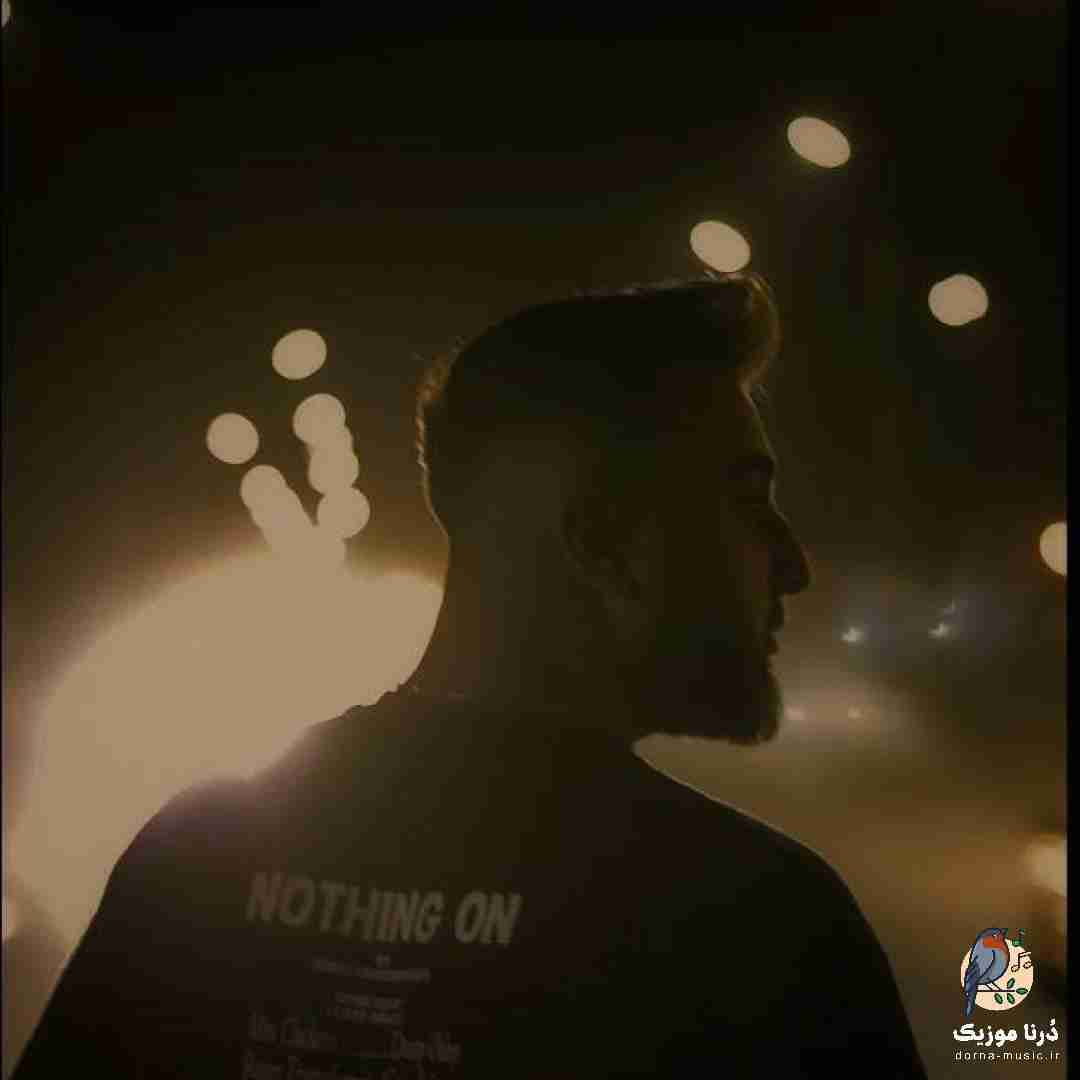 دانلود آهنگ زکریا امینی به نام هی چرخیدن تو حال مستی همش گازو