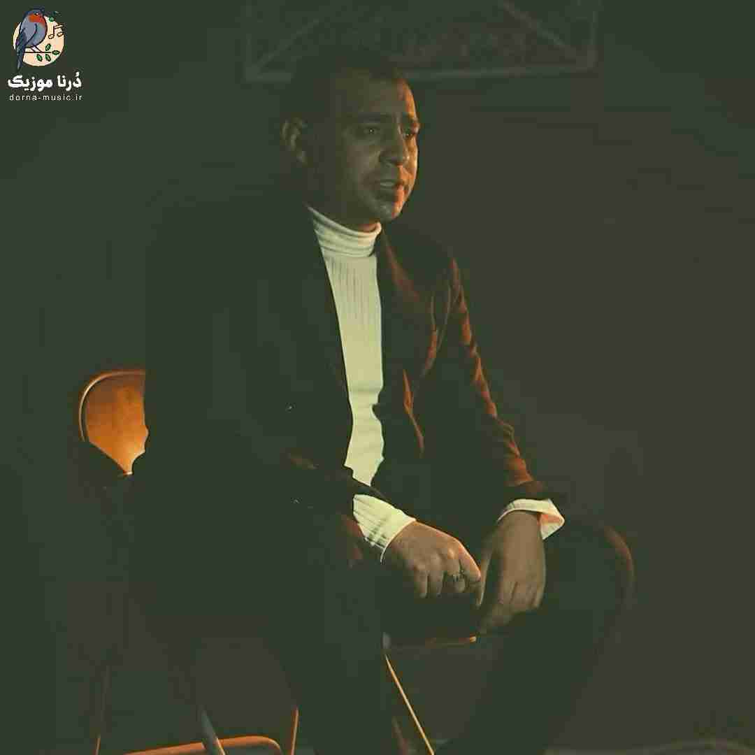 دانلود آهنگ روح الله کرمی به نام دخیل بسامه و چاو تو جور مورفین خمارتم