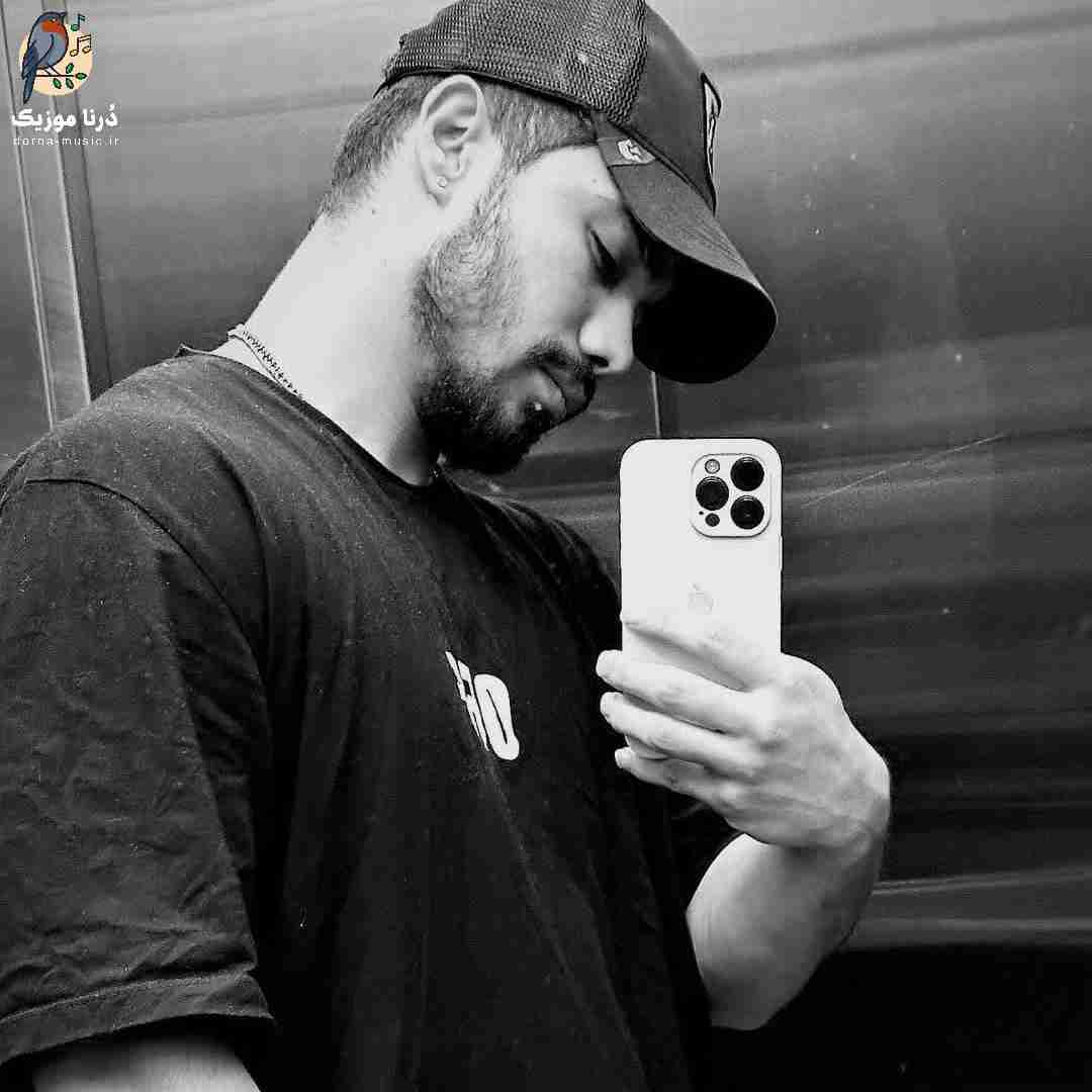 هونام کل روزو چشمام بستس هی میگم خوابه