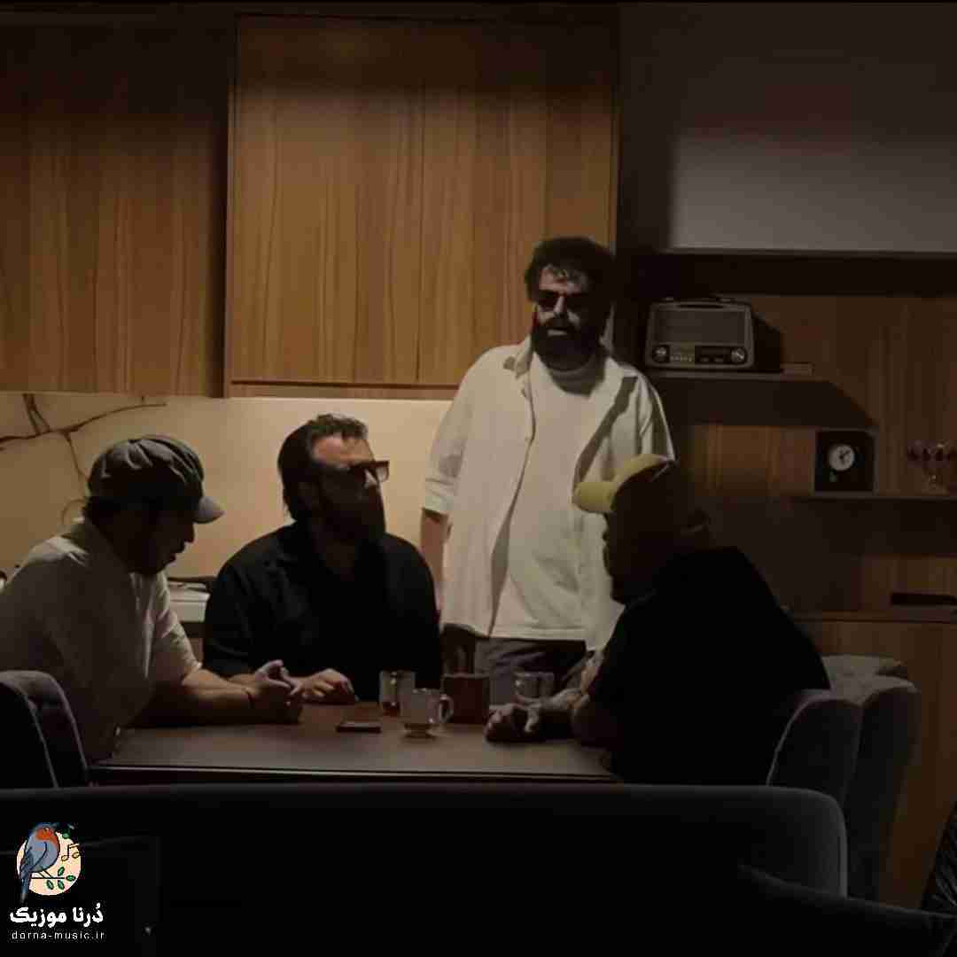 راکوب دورم پر آدمو قلبم هنوز به یاد چشمات میتپه