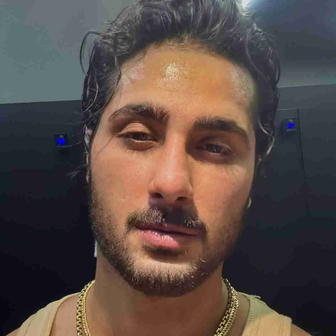 کیسان باید ازم معذرت بخواین کم نگفتین بدمو