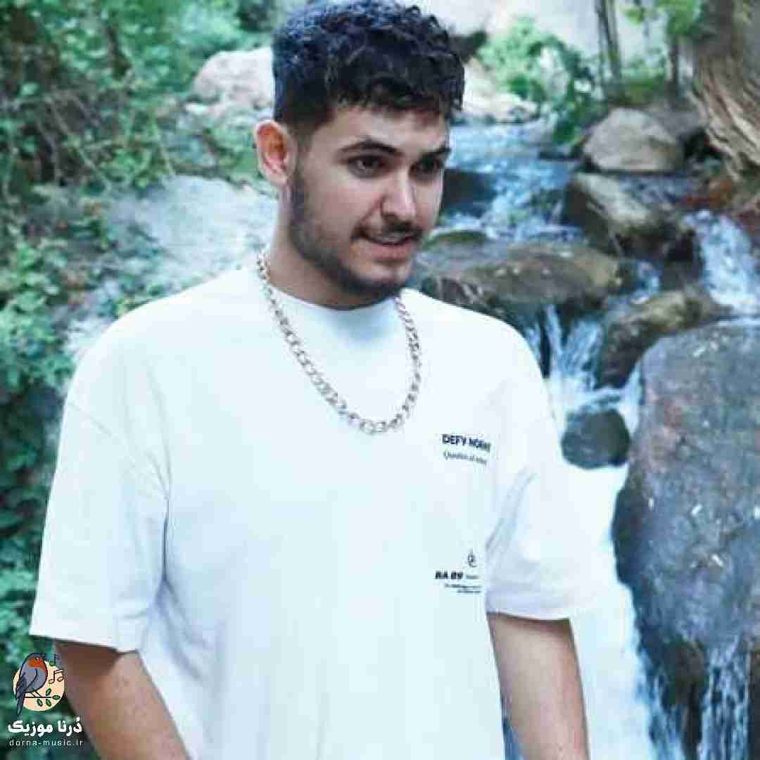 سبحان محمدی هرشب بت فک مکنم کنارمه تو نیستی